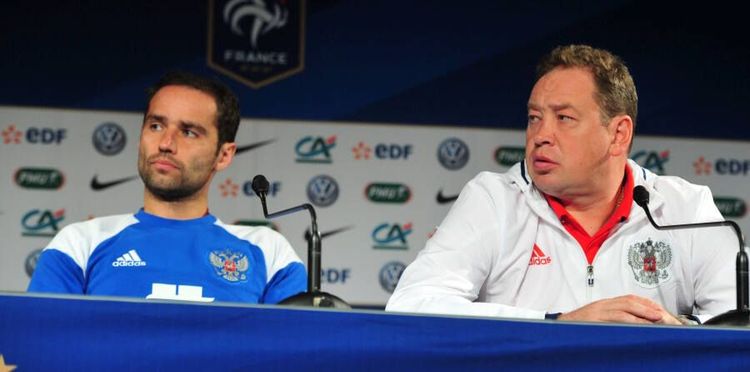 Главный тренер сборной России Леонид Слуцкий: Наш президент может сыграть там, где он захочет