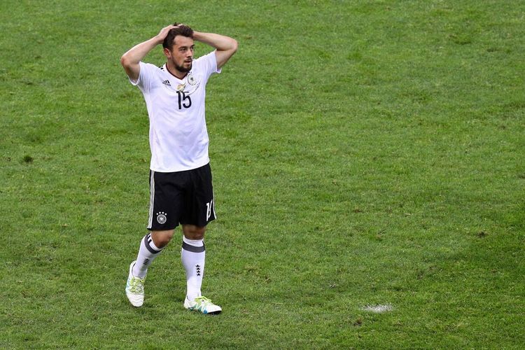 Несостоявшийся игрок «Зенита» отказывается выходить на замену и соблюдать договоренности. Что происходит?