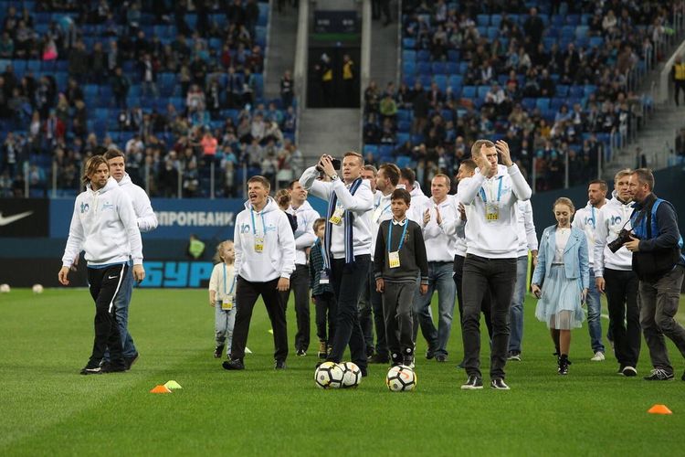 Массово и трогательно. Как в Петербурге отметили десятилетие чемпионства-2007