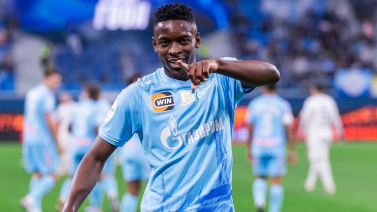 Нападающий «Зенита» Энрике: Будем бороться за титул до последнего