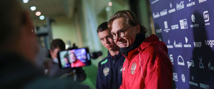 Интервью Валерия Карпина – мрак. Чего не должен был говорить главный тренер сборной России