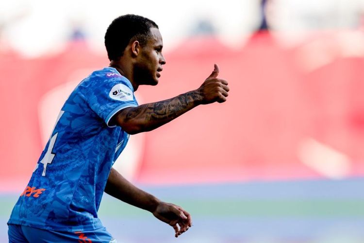 Парад «Спартака» закончен - «Зенит» живой, пусть и не светится