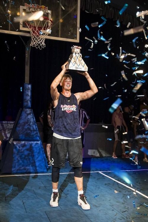 Питерская трешечка сделала Захарова Королем Горы