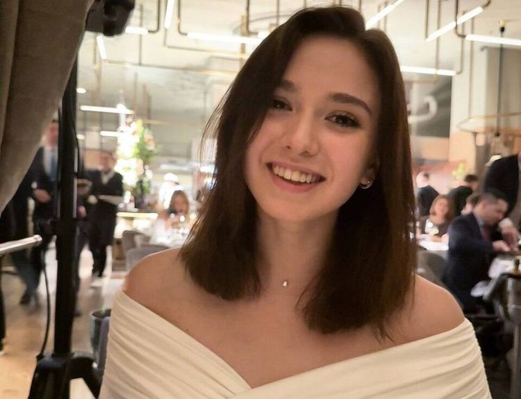 Камила Валиева встречается с 31-летним хоккеистом ЦСКА Нестеровым