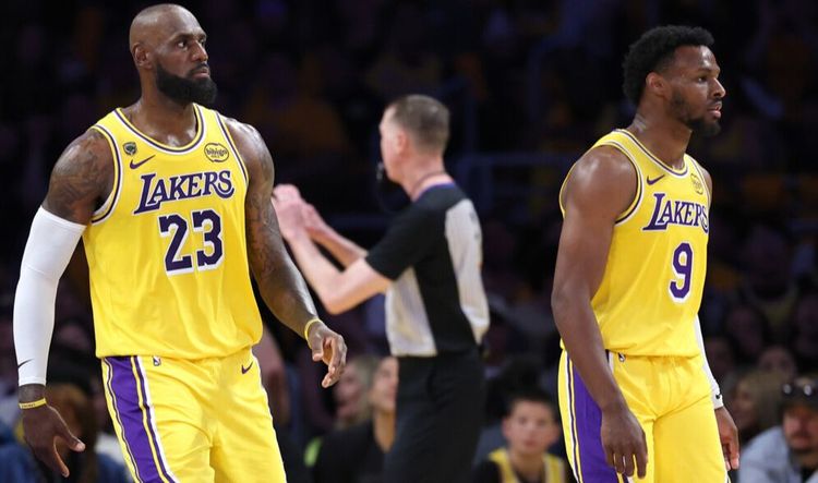 Леброн Джеймс после игры с «Хьюстоном» в плей-офф НБА назвал «безумием и сумасшествием», случившееся в матче