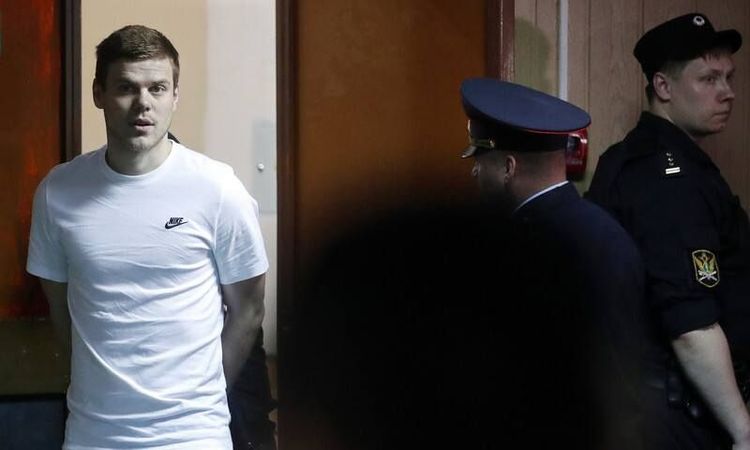 На Кокорина и Мамаева опять подали в суд. Они должны денег