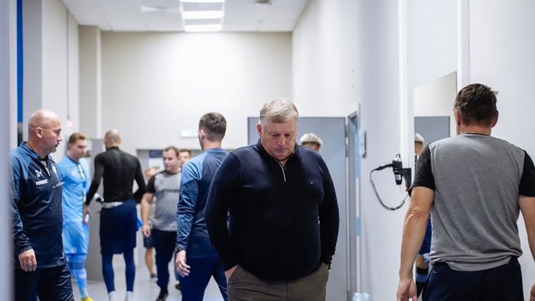 Осинькин «подвис» в «Крыльях». Но он еще может спастись от увольнения