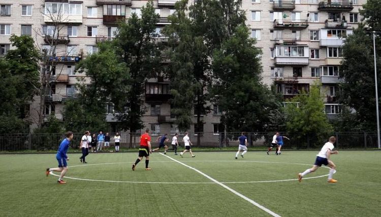 Пара кликов и вы в команде. Как сыграть в футбол в Петербурге