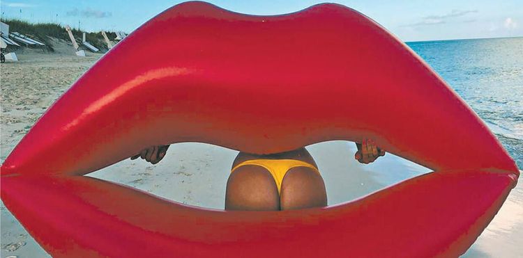 Губы бантиком