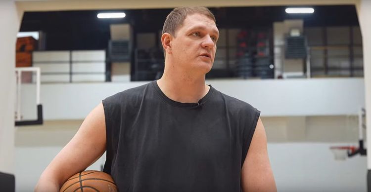 Агент Мозгова отказался комментировать приглашение Тимофея в «Амкал»