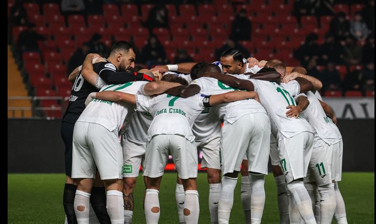 Черчесов: «Каждый свисток — все бегут к судье. Я должен смотреть за собой, а они — за собой»