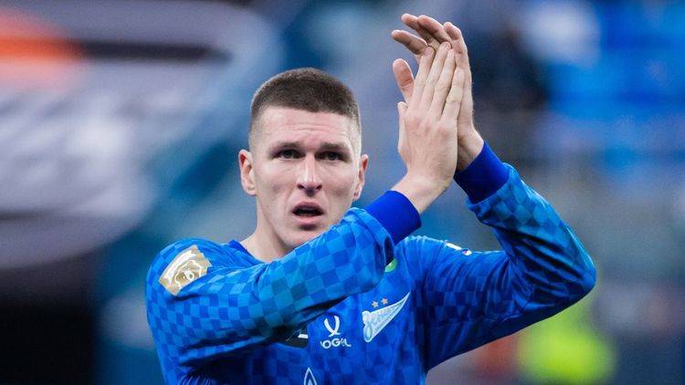 Соболев забивает, но «Зенит» не спешит с новым контрактом. Что ждет форварда?