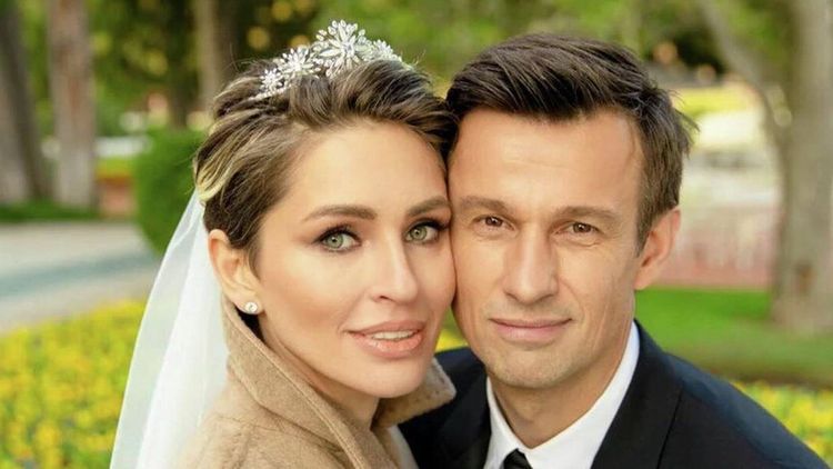 Сергей Семак готовится к новой свадьбе. Тренер «Зенита» сделал третье предложение своей жене