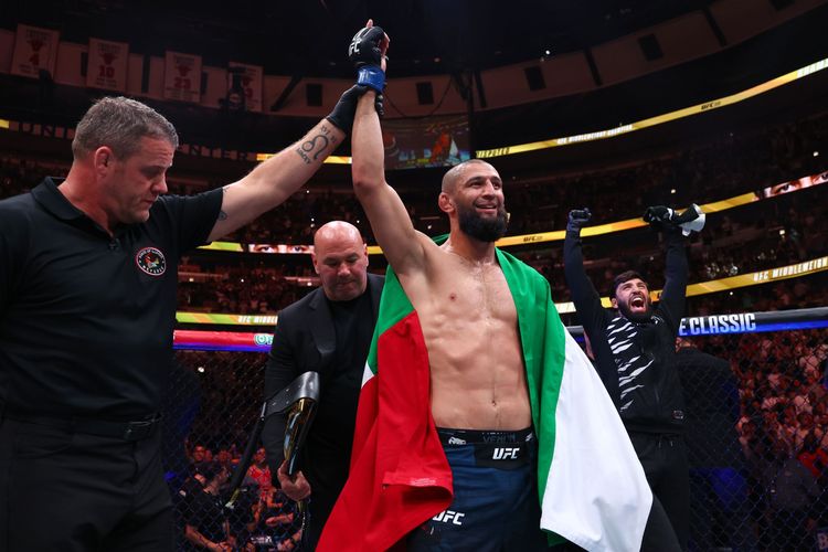 Дарен Тилл считает, что Чимаев победит Перейру