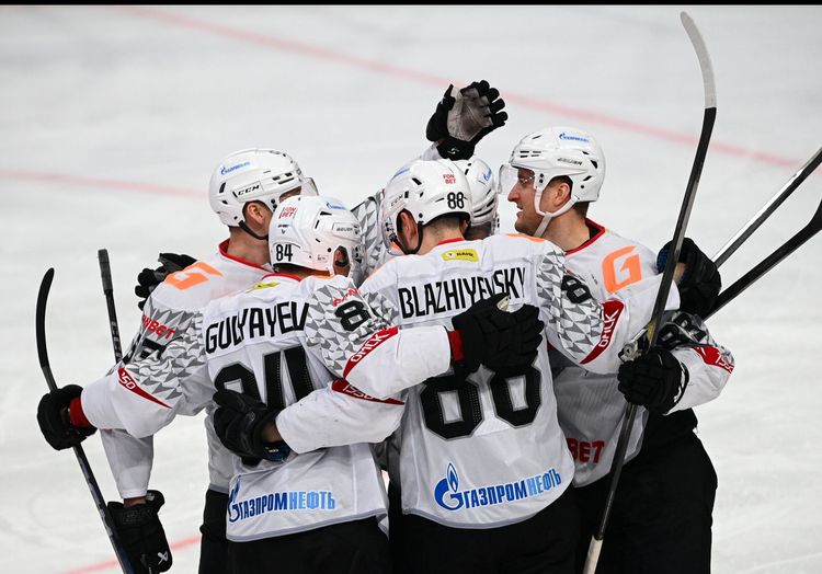 «Авангард» крупно победил «Сочи» в КХЛ