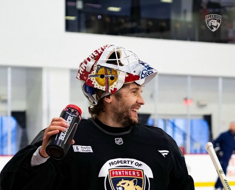 Бобровский подрался в матче НХЛ