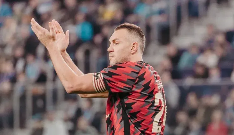 Гранат заявил, что Дзюба способен помочь своей игрой клубам РПЛ