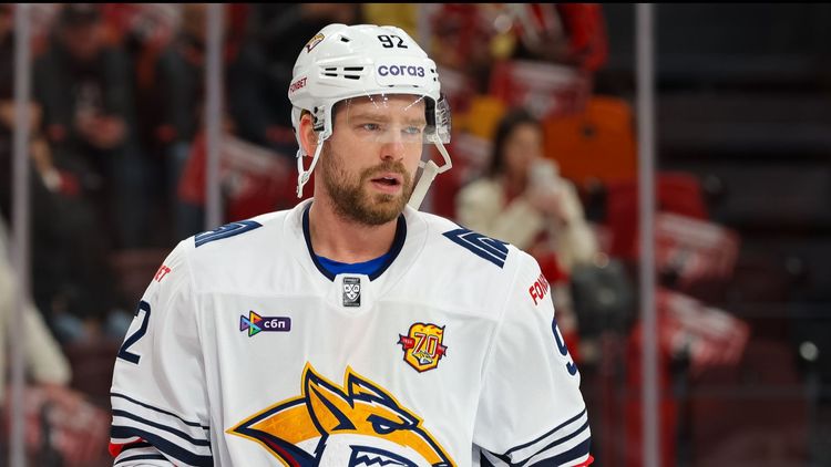 Разин о Кузнецове: Он не может больше 2-х матчей подряд сыграть на высоком уровне