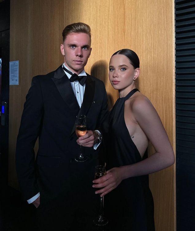 Глушенков с девушкой.jpg