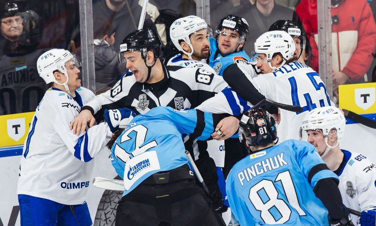 Минское «Динамо» обыграло «Динамо» Мск и вышло в четвертьфинал Кубка Гагарина
