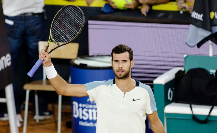 Хачанов обыграл Оже-Альяссима во втором круге US Open