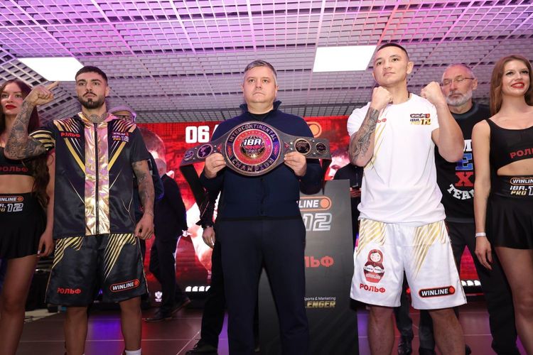 Павел Сосулин и Хорхе Фортеа прошли процедуру взвешивания перед боем на «IBA.PRO 12» в Самаре