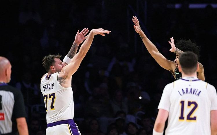 «Лейкерс» проиграли «Финиксу», у Дончича 38 очков и 11 подборов