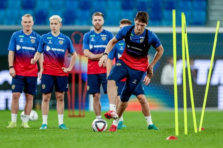 Защитник сборной России признал свою ошибку в первом голе Чили