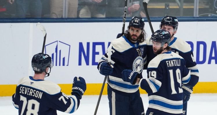 «Коламбус» дома обыграл «Филадельфию», Марченко отметился заброшенной шайбой