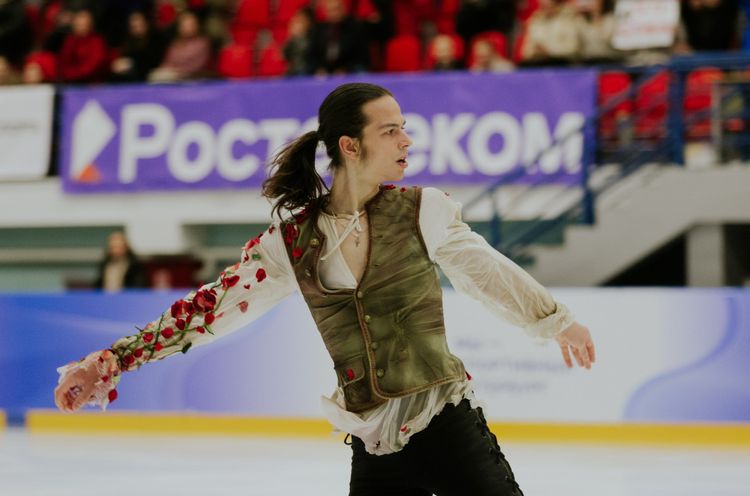 «Почему-то было чуть-чуть тяжело». Гуменник с тремя рекордами России выиграл турнир перед Олимпиадой