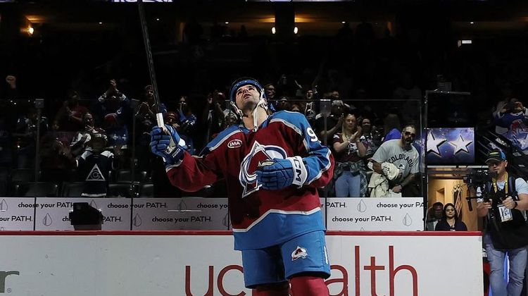 Передача Ничушкина помогла «Колорадо» разгромить «Калгари»