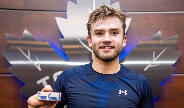 27 сэйвов Ахтямова не спасли «Торонто» в матче с «Далласом» с 11 голами