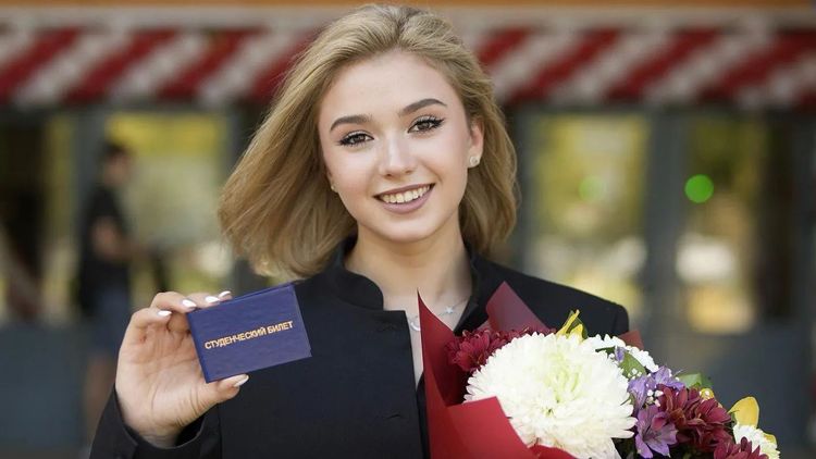 Камила Валиева студентка.jpg