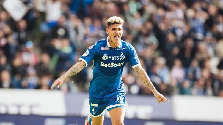 Экс-полузащитником «Динамо» и ЦСКА интересуется «Наполи» 
