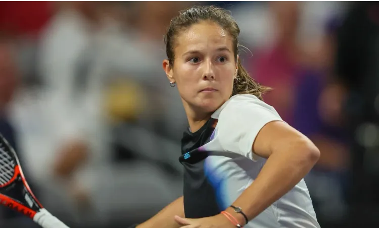 Касаткина уступила Швёнтек во втором раунде турнира в Дохе