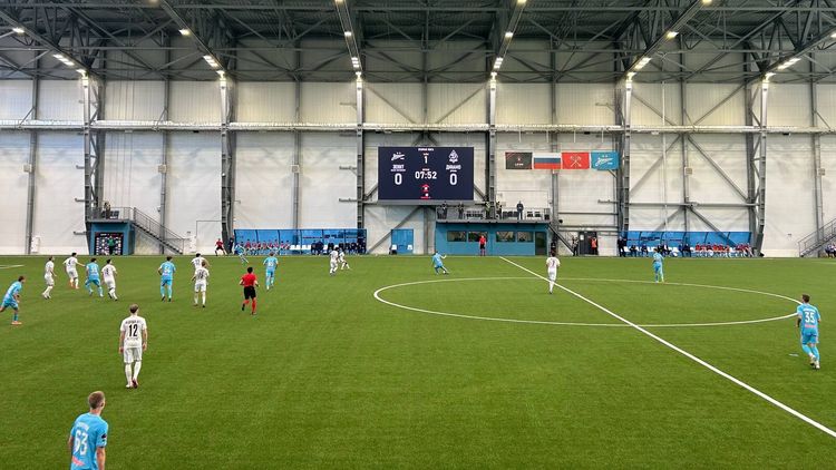 В новом манеже «Зенита» состоялся первый профессиональный матч