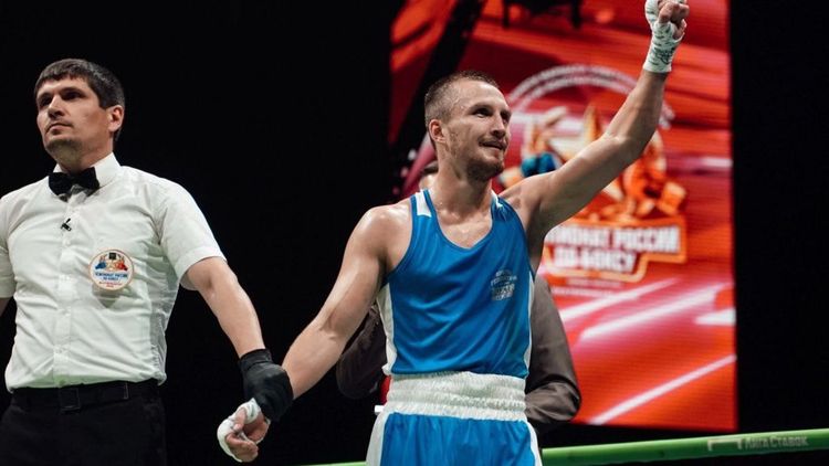 «Точно не поедем на Олимпиаду с нейтральным флагом». Интервью с чемпионом мира по боксу Всеволодом Шумковым