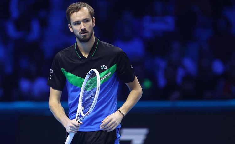 Медведев уступил Алькарасу в полуфинале турнира ATP 500 в Вене