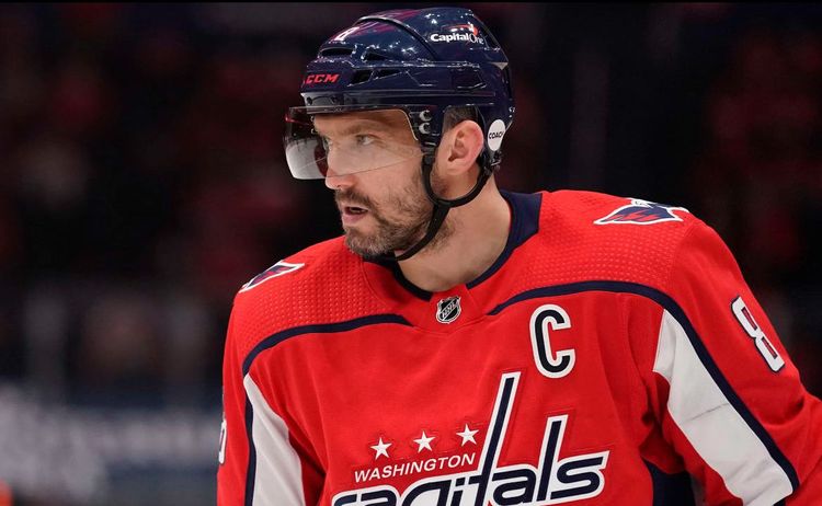 Джерси Овечкина — 2-е по продажам в нынешнем сезоне НХЛ. Лидером стал форвард «Чикаго»