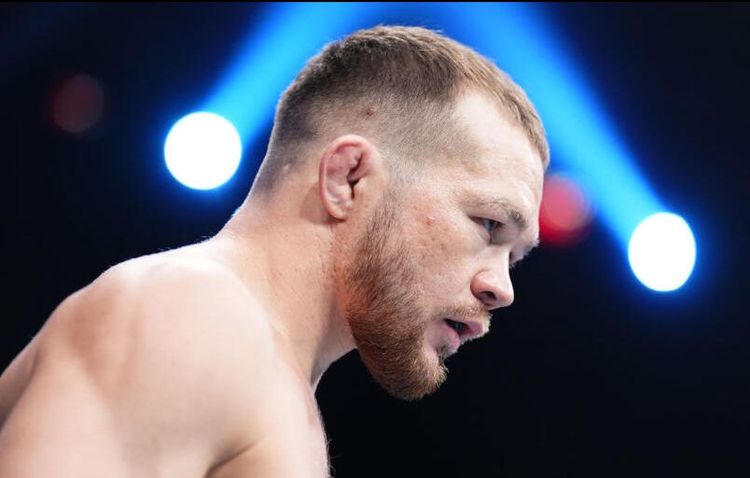 Ян побил Двалишвили и защитил свой титул чемпиона на турнире UFC 333