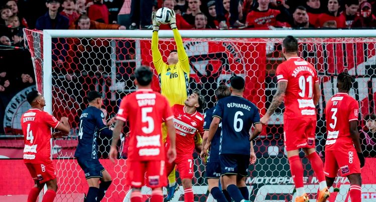 Гендиректор клуба из УЕФА рассказал, что они следят за футболистами РПЛ