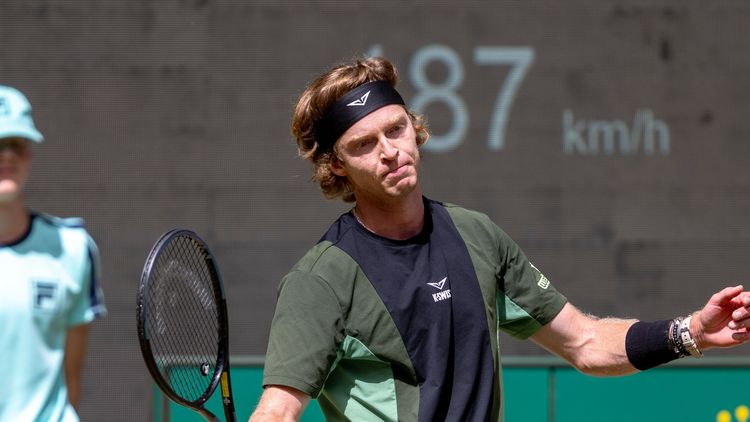 Андрей Рублев вышел в полуфинал турнира ATP-250 в Гонконге и сыграет с 7-й ракеткой мира
