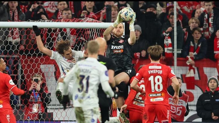 Тарасова высказала своё мнение об алкоголе на стадионах