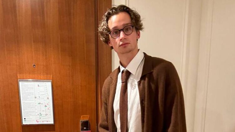 Сын Семака дерется на ринге и пишет стихи. Жизнь Семена в Шотландии