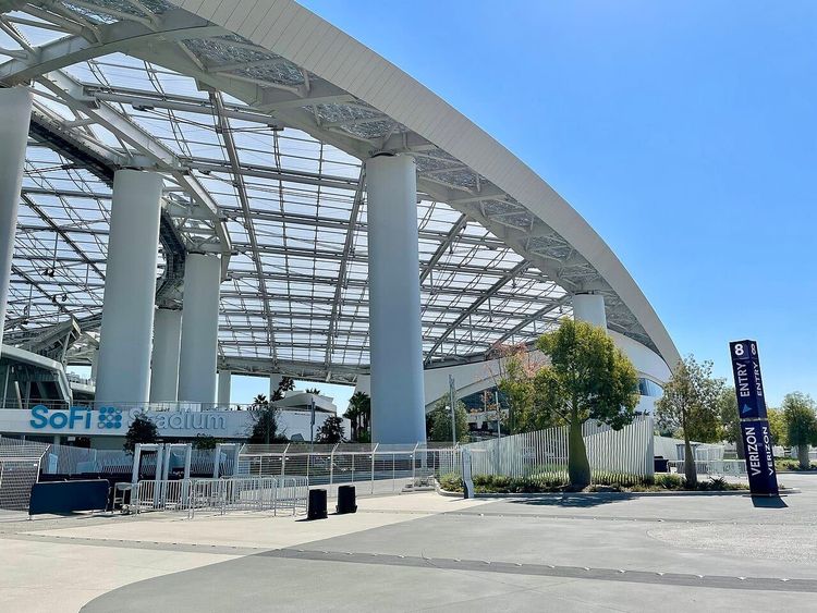 Sofi_Stadium_Entrance_2021.jpg