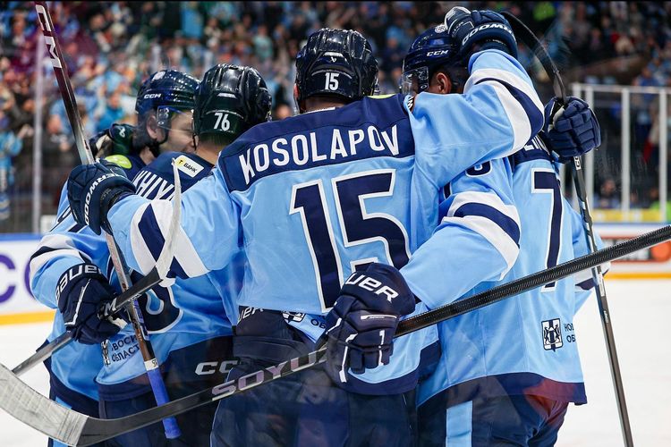 Аутсайдер КХЛ одержал победу над «Авангардом»