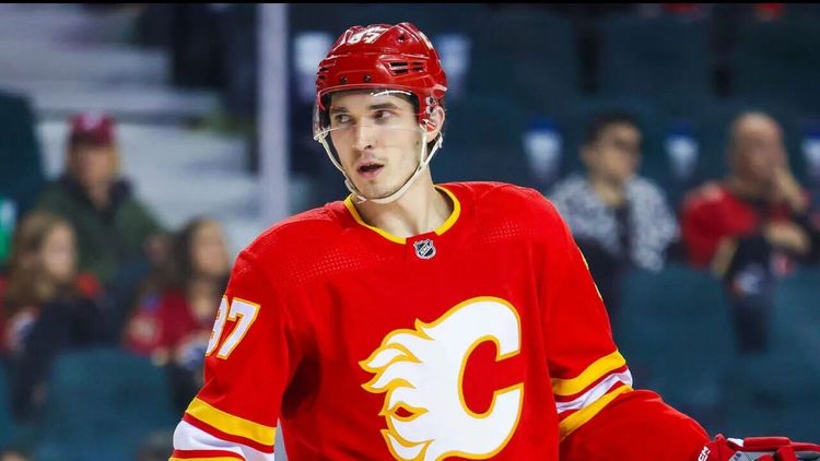 Ассист Кузнецова помог «Калгари» переиграть «Вегас» в НХЛ
