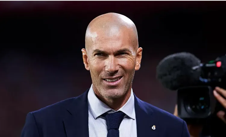 Президент «Реала» Перес планирует пригласить Зидана на должность тренера
