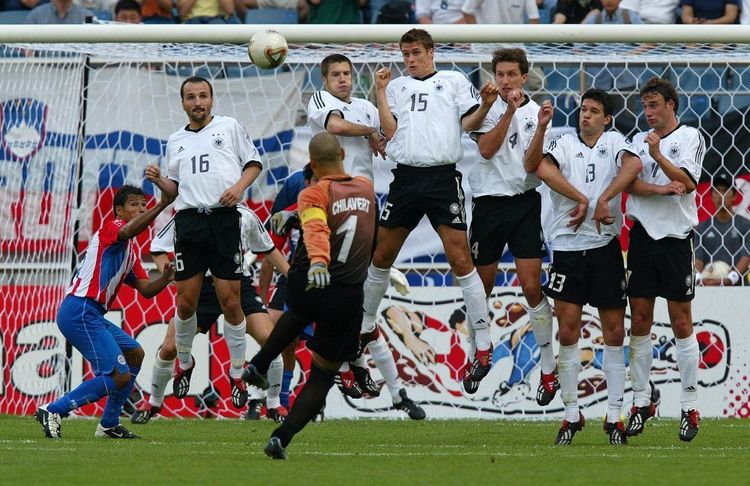 От звезды футбола Парагвая – до кандидата в президенты! Что стало с великим вратарем-бомбардиром Чилавертом