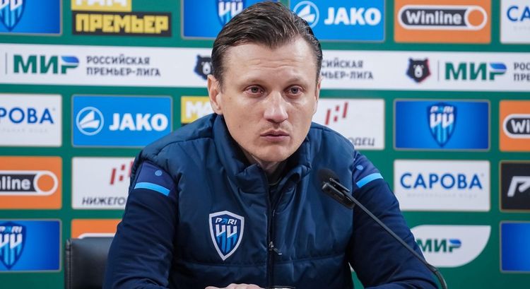 «Локомотив» уводит у «Пари НН» тренера Галактионова. Он останавливал «Зенит» Манчини и сравнивал футбол с войной